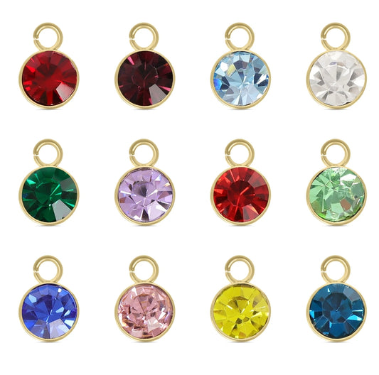 Joyería personalizada con piedra de nacimiento, featuring una gema que corresponde al mes de nacimiento. Una pieza significativa y hermosa, perfecta para celebrar cumpleaños, aniversarios y ocasiones especiales.