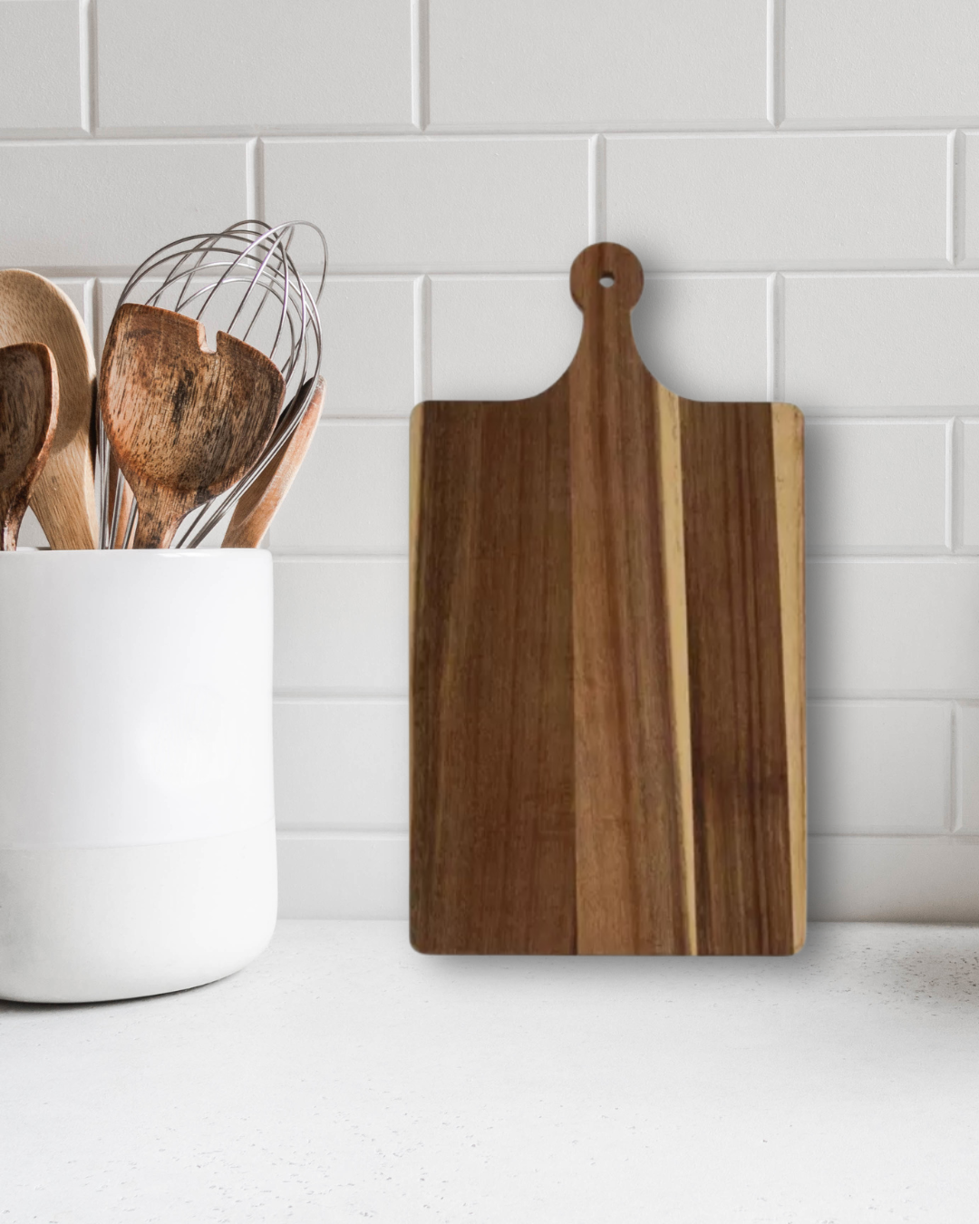 Tabla de queso de madera de acacia de alta calidad con grabado láser personalizado, perfecta para servir quesos, carnes frías, frutas y aperitivos. Madera duradera y resistente a las manchas con un hermoso grano natural, ideal para regalos personalizados como bodas, cumpleaños e inauguraciones.